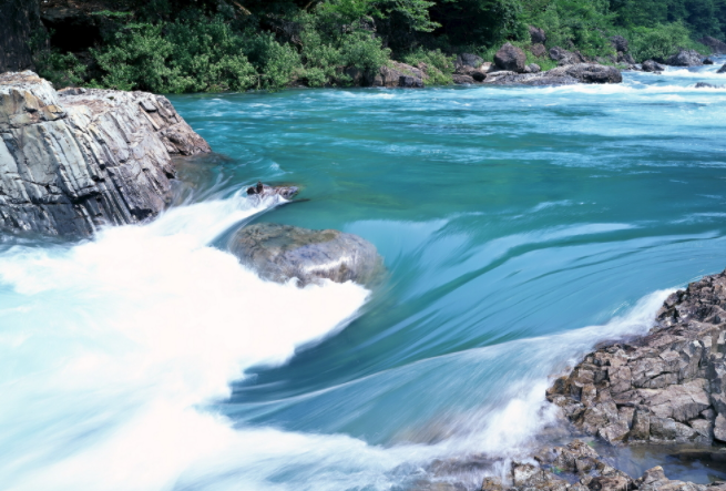 水質(zhì)監(jiān)測儀有效緩解水資源問題（水質(zhì)監(jiān)測儀實(shí)時(shí)監(jiān)測溶解氧、pH值、濁度）